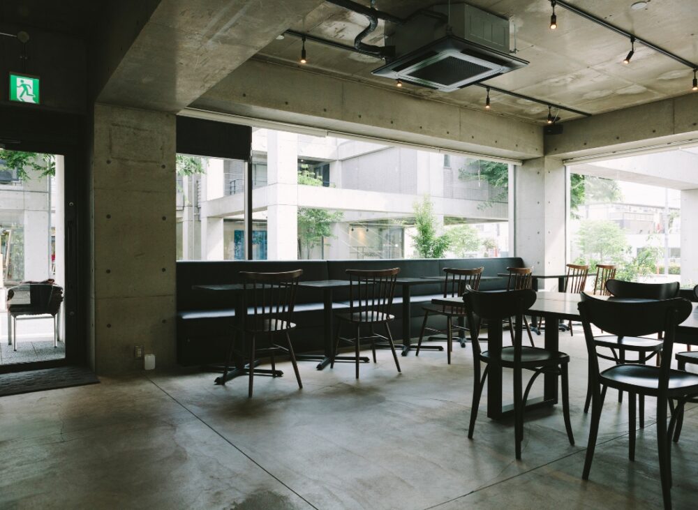 cafe konsep industrial